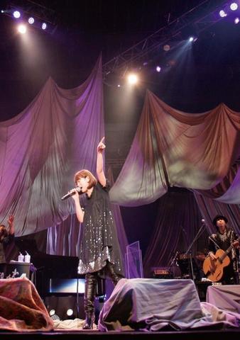 [MUSIC VIDEO] 絢香 – ayaka – MTV Unplugged (2010.01.20/MP4/RAR)