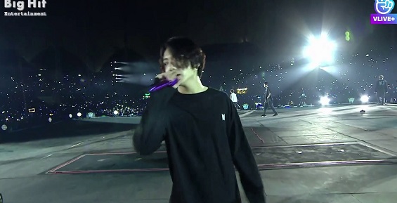 [TV-SHOW] BTS 방탄소년단 – 2019 BTS WORLD TOUR ‘LOVE YOURSELF SPEAK YOURSELF’ in Saudi Arabia (Vlive 2019…