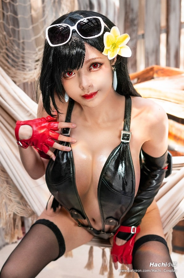 [Cosplay] Hachi 小芭 – Tifa Swimsuit (Final Fantasy VII)