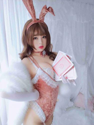 [Cosplay] Niyeye 你烨烨 (白烨) Casino girl 赌场女郎