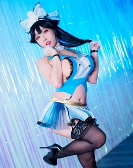 [Cosplay] Rinnie Riot – Takao Idol (Azur Lane)
