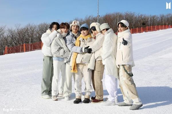 [MUSIC VIDEO] BTS 방탄소년단 – BTS 2021 WINTER PACKAGE in Gangwon (2021/MP4/RAR) (DVDISO)