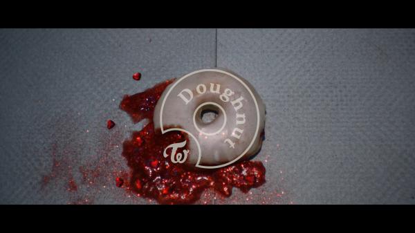[MUSIC VIDEO] TWICE – Doughnut (2021.12.03/MP4/RAR)