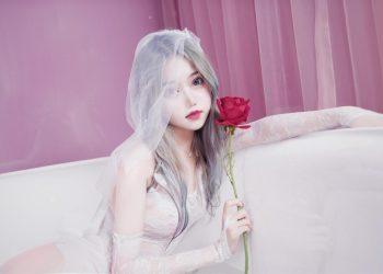 Cosplay eloise软软 入水蕾丝 [35P]