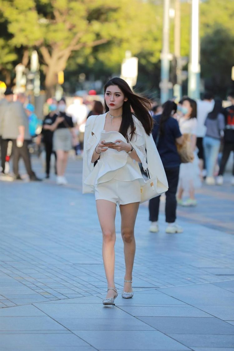 Street 2022.10.31 white miniskirt [108P]