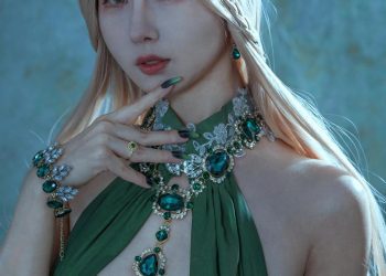 Cosplay 云溪溪 奶桃 孔雀石 [40P]