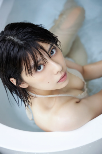 [雑誌] FRIDAY – 2022.12.20 田中美麗 Me0 スペシャル10カット