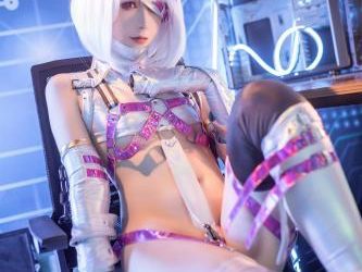 [COSPLAY] Quan冉有点饿 珀尔诺