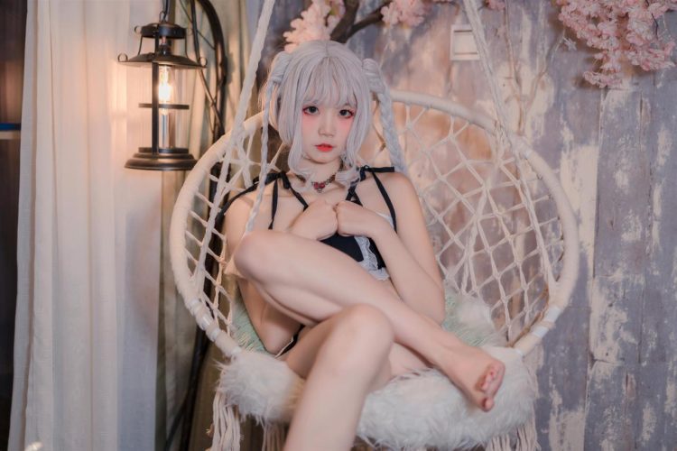 Cosplay 清纯少女五更百鬼 圣女 吊带黑丝 [60P]
