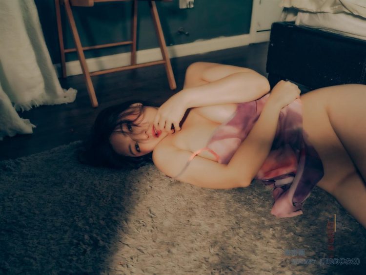 Cosplay 樱晚gigi 灼热 [20P]
