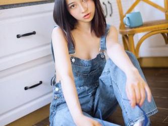 [COSPLAY] 年年 – 背带裤 [32P-201.67MB]