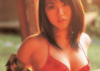 [Photobook] Sayaka Isoyama 磯山さやか – Playing with an Island Girl 磯っ娘遊び(20030317)