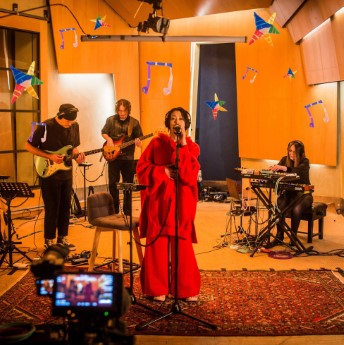 [Single] 宇多田ヒカル – 40代はいろいろ -Live from Metropolis Studios- (2023.02.17/MP3+Flac/RAR)