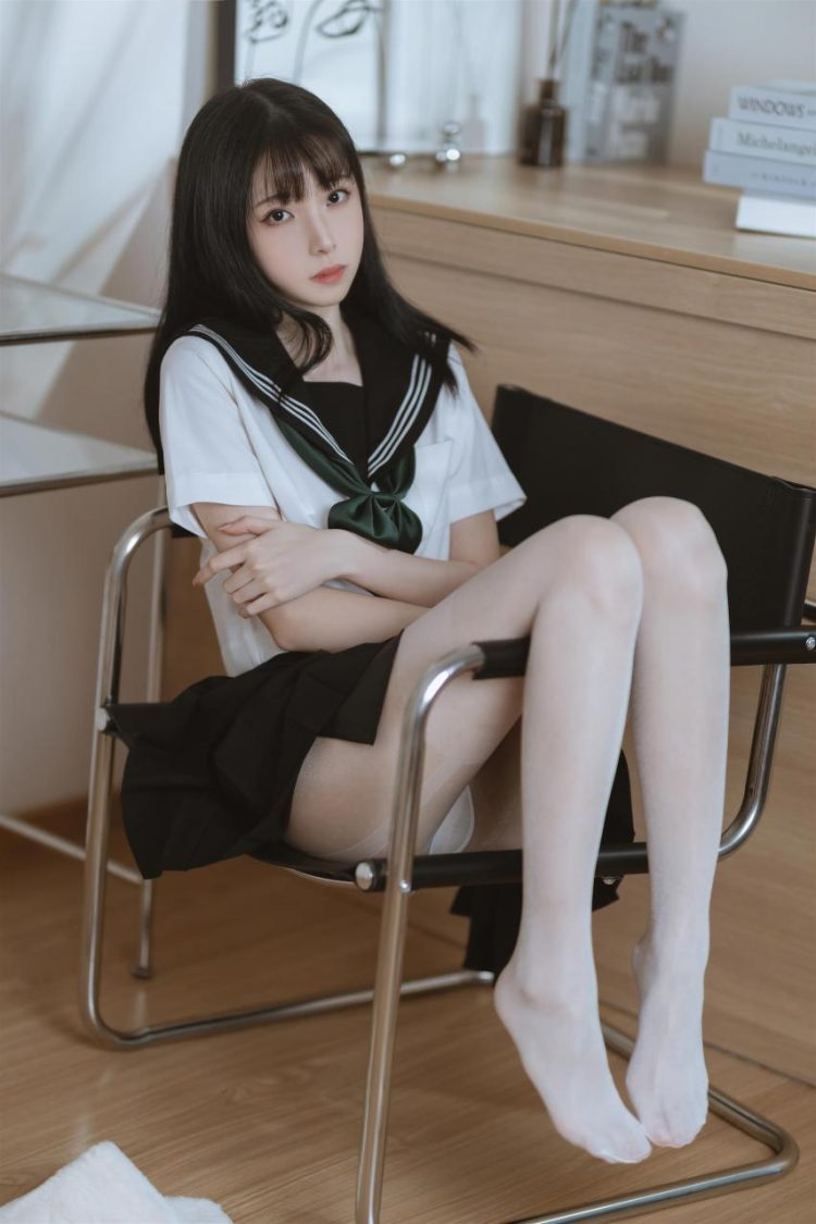 Cosplay 许岚 叁月life 白丝水手服 [40P]
