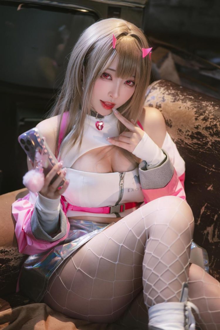 Cosplay 宫本桜 毒蛇 [34P]