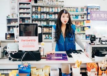 [Loozy] Son Ye-Eun (손예은): CS Part Timer