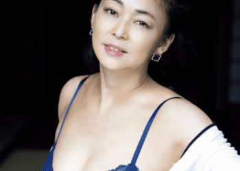 [雑誌] FRIDAY 2022.11.17 中島知子 官能スクープ撮り下ろし