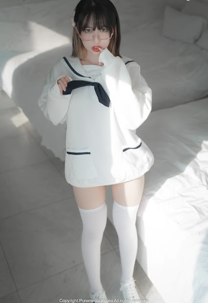 Pure Media Vol.134: Uhye (이유혜)