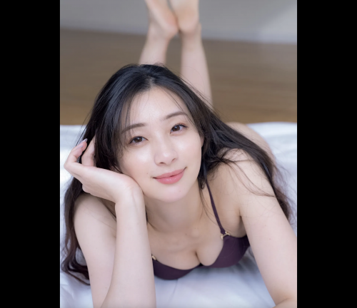 [雑誌] FRIDAY 2023.02.02 足立梨花 愛しのヒップライン