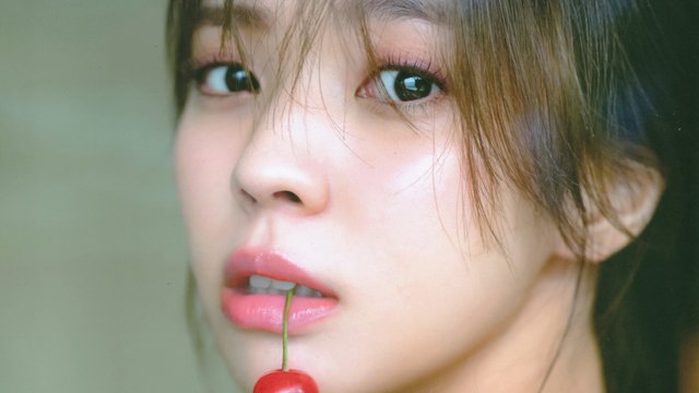 【画像】Igaisei PB (Kobayashi Yui 2nd Photobook)