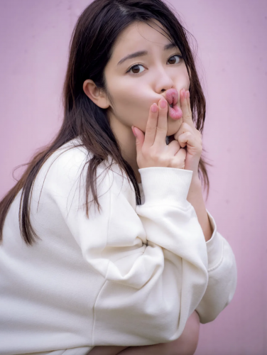 [雑誌] FRIDAY 2023.04.27 地方局No.1女子アナ･八幡美咲 才色兼備なマシュマロ美ボディを初公開