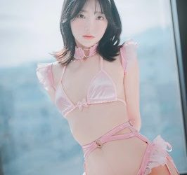 DJAWA Photo – HaNari (하나리): “My Pinky Valentine” (+S.Ver)